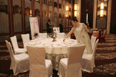 <strong>和我们金盾的办事文化无机连系起来；”</strong>